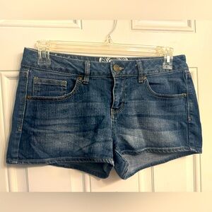 Perfect Daisy Duke shorts for summer